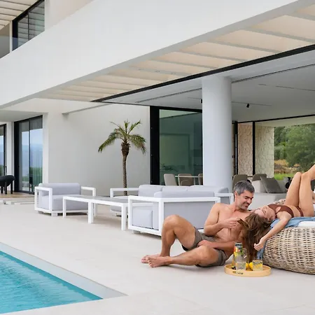 Avery * Ханья (Крит)