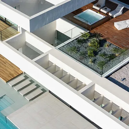 Avery Chania (Crete)