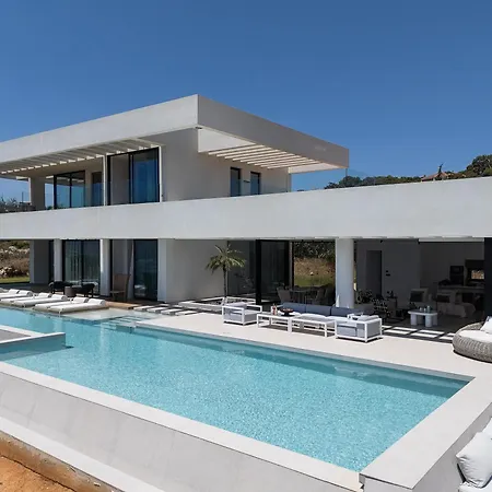 Villa Avery *